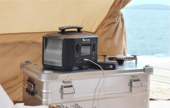 Портативна зарядна станція AL600 Power Edge 537,6 Вт/год.